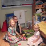 Cicho, udawajmy, że grzecznie się bawimy!