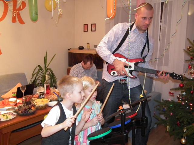 Jedni grają, inni się tylko zgrywają:)