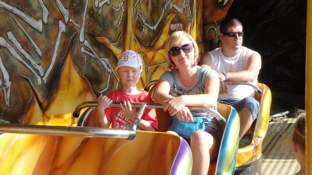 Tuż przed wjazdjem do pałacu strachów...