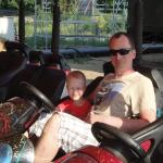 I już siedzą w bolidzie i grzeją silnik!