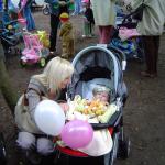 Mama szepcze, że z całej tej gromady