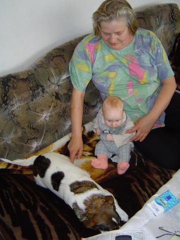 Patrzcie, jak toto się wydłuża, żeby być większe ode mnie