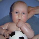 Ja na pewno strzeliłbym gola z palcem w...