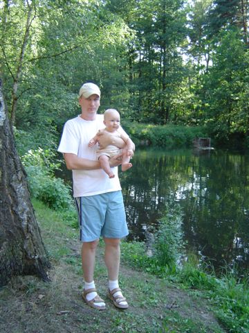 Nad stawkiem, opodal krzaczka...