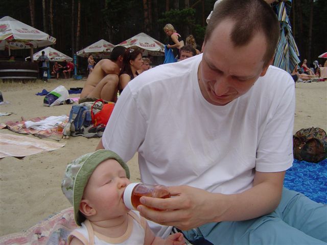 Łyk zimnego soku w upalny dzień...