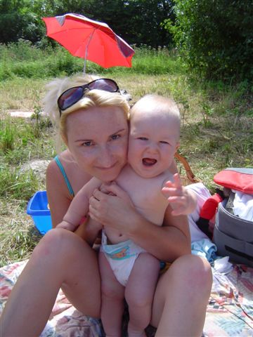 Ktoś mamie na głowie umieścił...