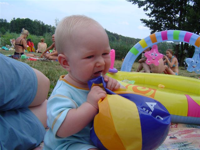 Tata wdmuchiwał powietrze a ja wydmuchuję...