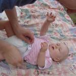 Pieluchy łatwiej się zmienia na 