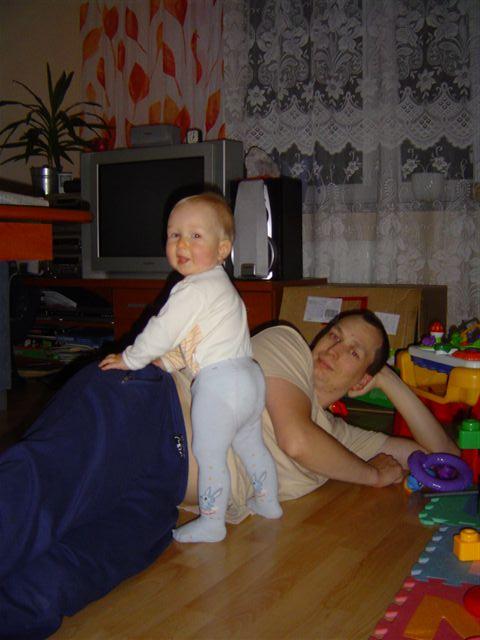 I tak sobie stoimy we trójkę....