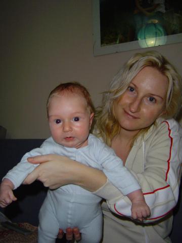 Ha, między tymi ramionami zmieściłbym nawet...