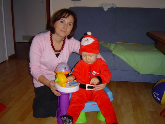 Szymkołaj z pomocnicą Elfmamą:)