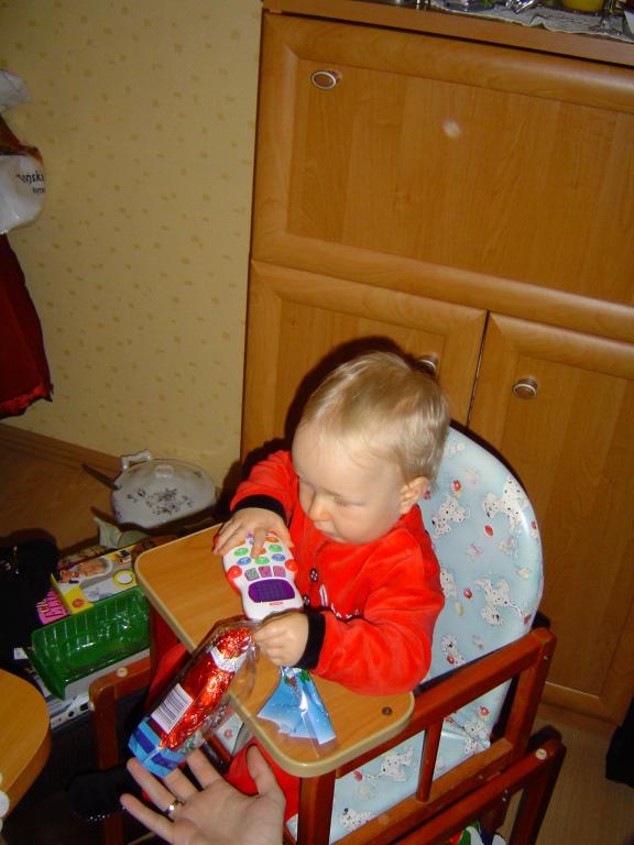 Mikołaj mi dał komórkę z zaprogramowanym..