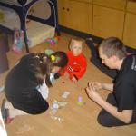 Pierwszym zadaniem po rozdaniu prezentów jest