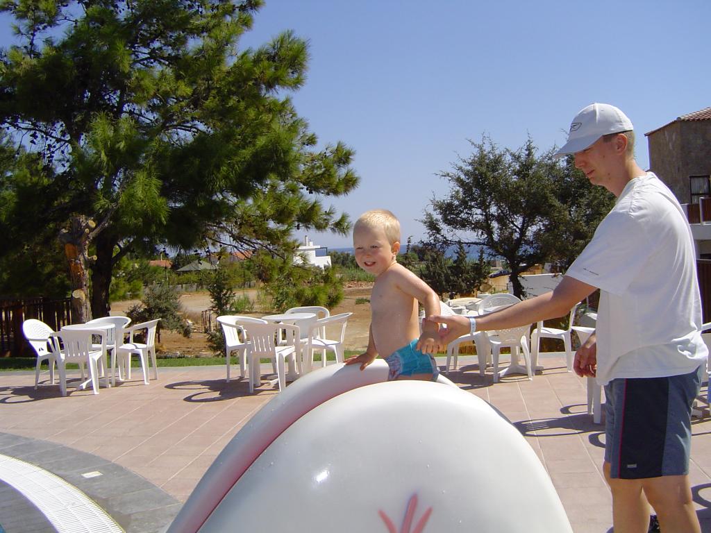 Rodzice brzydko się do mnie odnoszą...