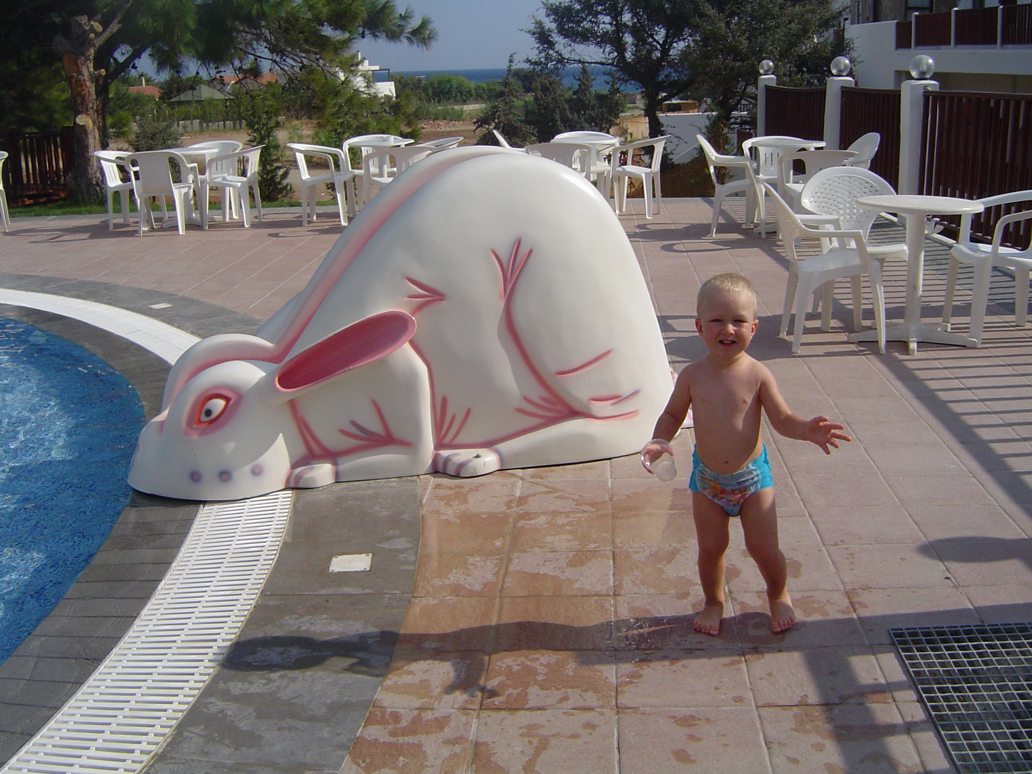 Polewanie kafli wodą...