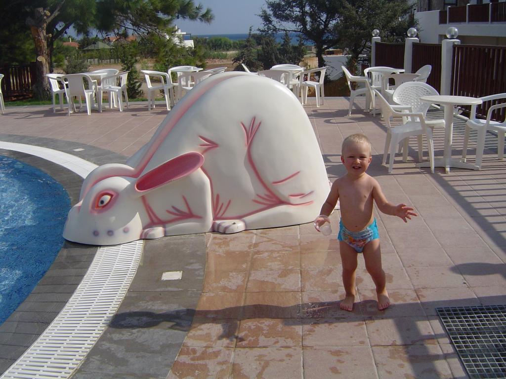 Polewanie kafli wodą...