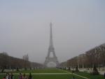 Wieża Eiffel - króluje, bo góruje.