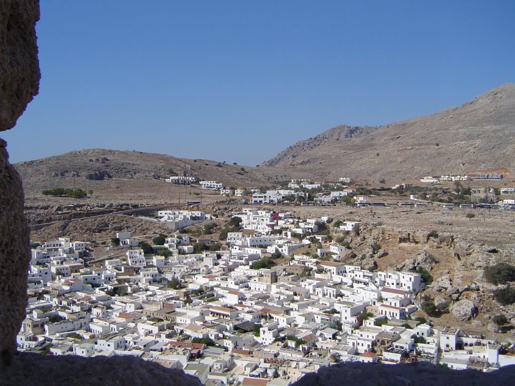Widok na miasteczko Lindos...