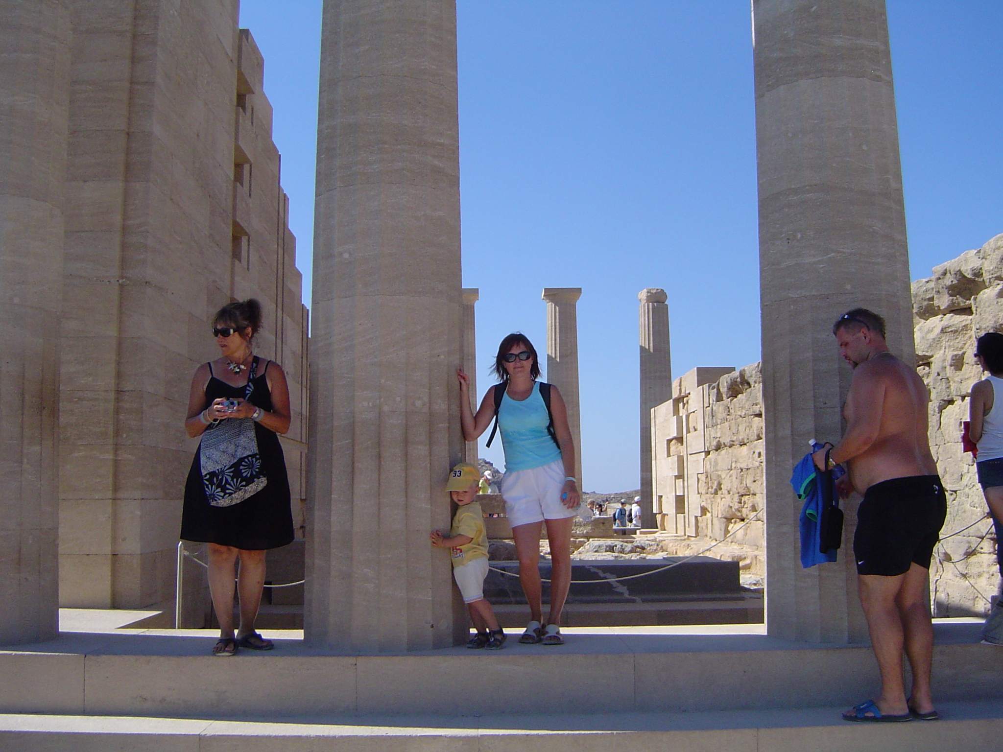 Zdjęcie na tle kolumy w Lindos - bezcenne..
