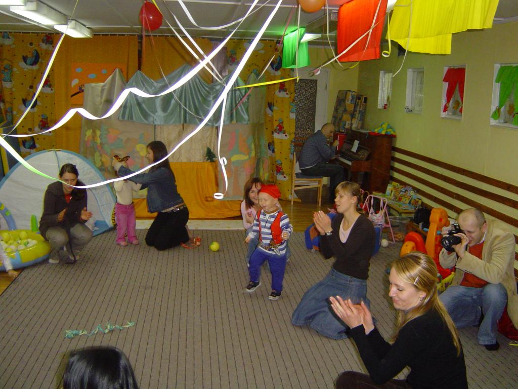 Pirat tańczy zbójnickiego...