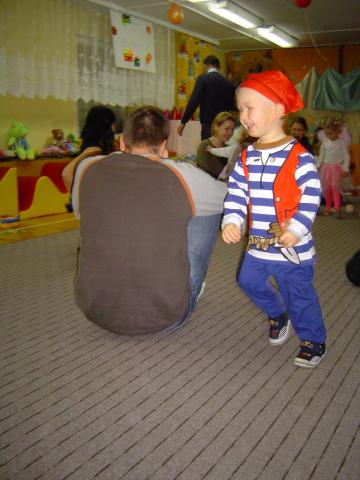 Stary niedźwiedź mocno śpi...