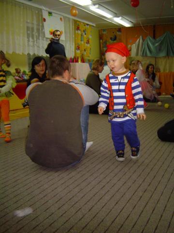 Stary niedźwiedź mocno śpi...