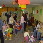 Jedzie pociąg z daleka...