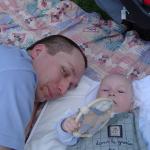 Tłumaczę Tacie do czego są krówki na świecie.