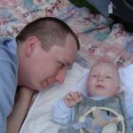 Ale ten Tata ciekawski, zagląda mi nawet do...