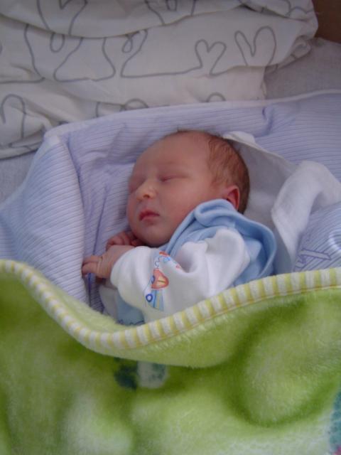 Apartamenty apartamentami, ale i tak wolę łóżko mamy i taty:)