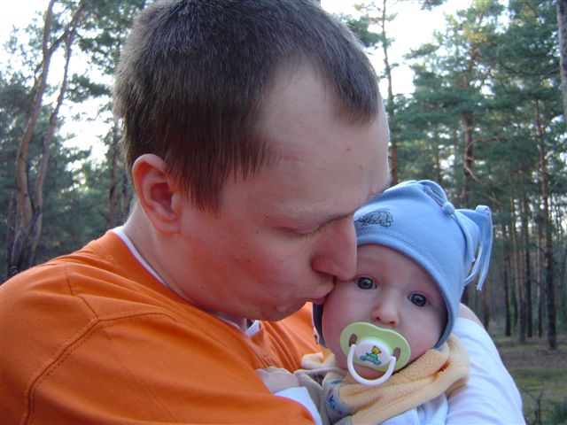 Ach, ten Tata, tylko by się przymilał...